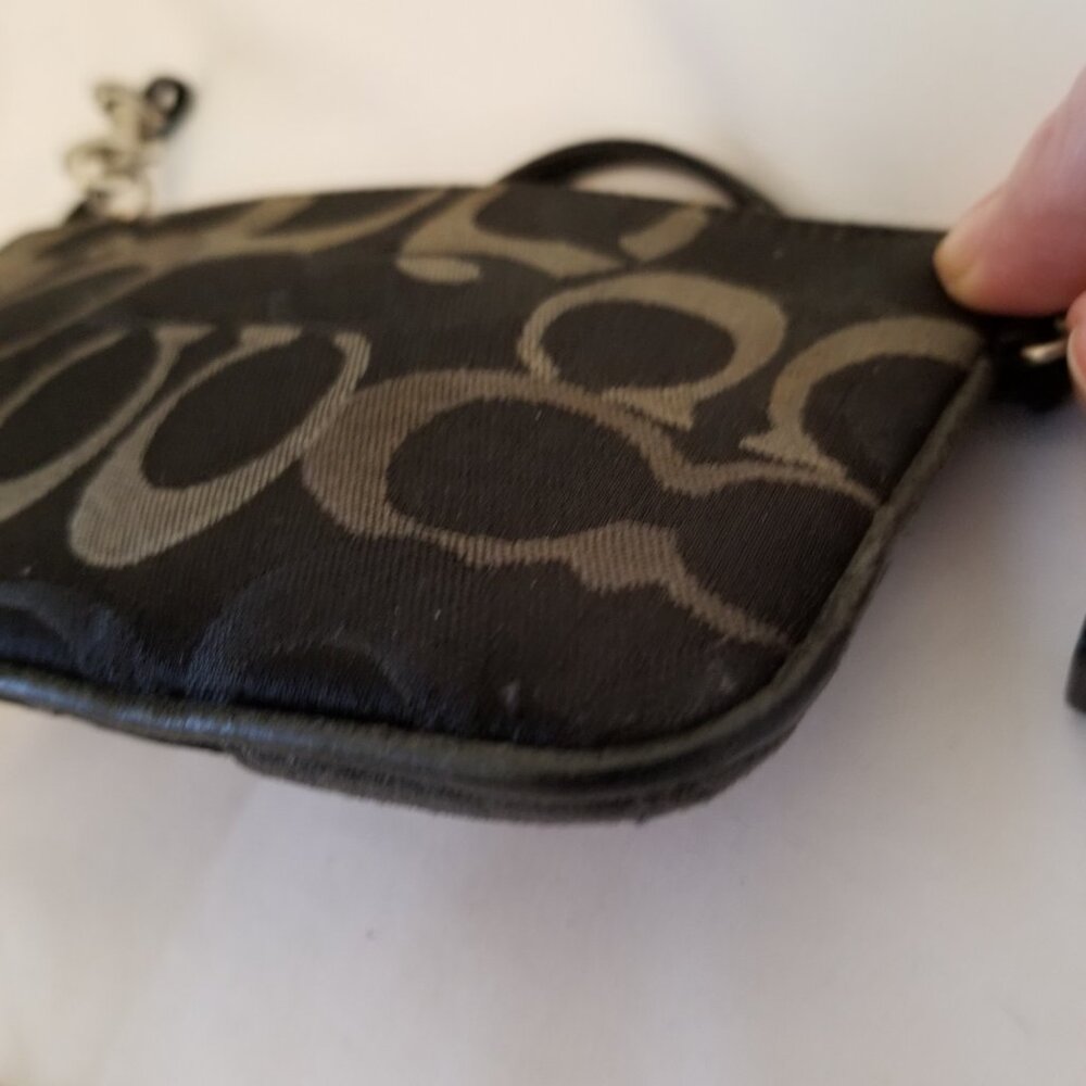 Authentic Coach Signature Black Canvas Leather Wristlet - Picture 3 of 5